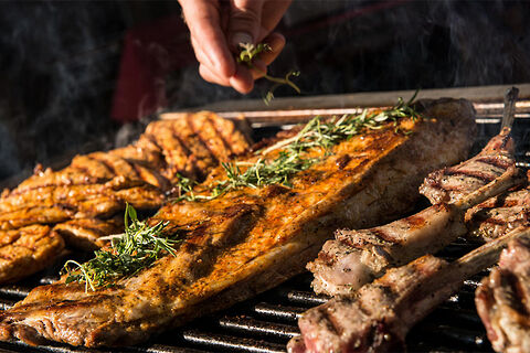 Grillspezialitäten beim Kramerwirt in Bayern